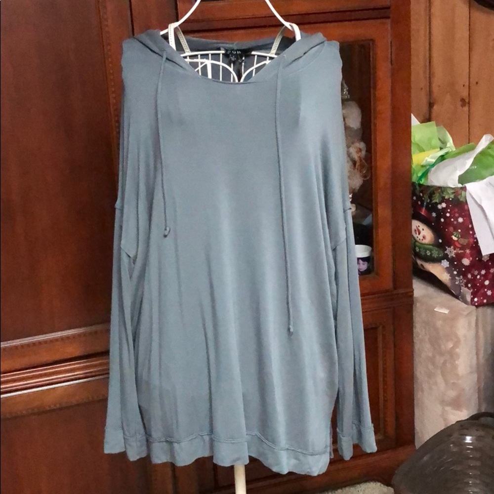 Bnwt tunic by Joh